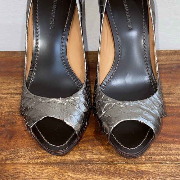 BCBGMaxazria Leather Pewter Heels 7.5 - Picture 3 of 9